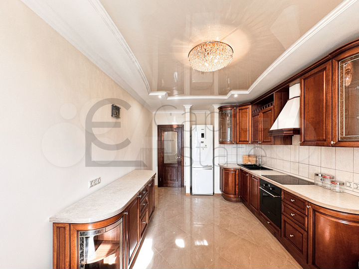 4-к. квартира, 100 м², 5/18 эт.