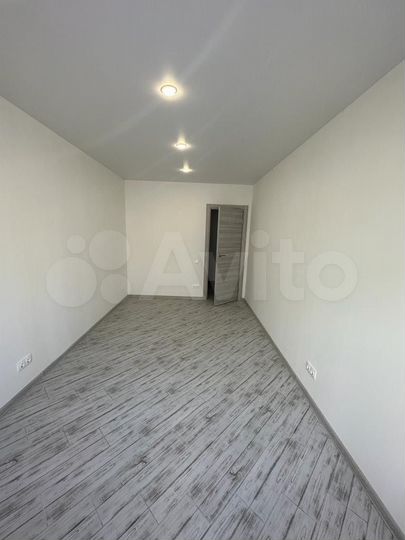 2-к. квартира, 52,5 м², 1/3 эт.