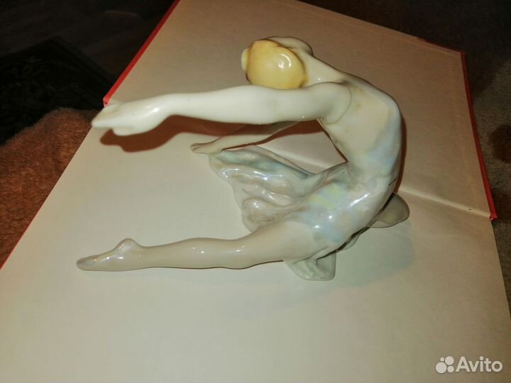 Фарфоровые статуэтки лфз