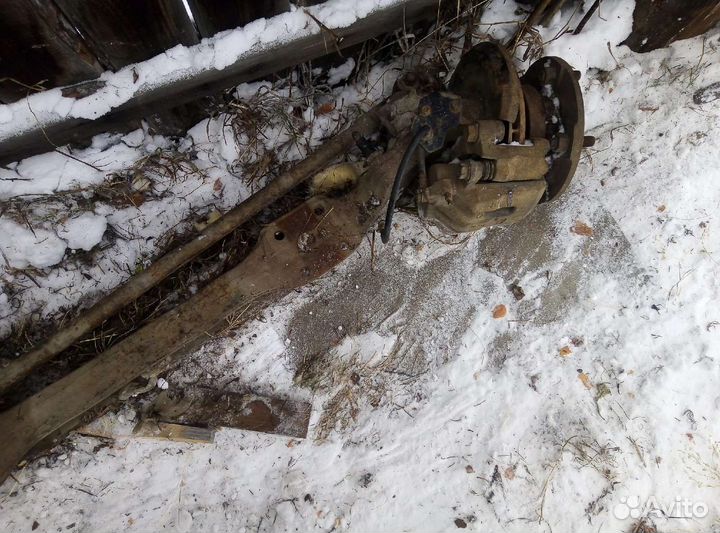 Передняя балка Nissan