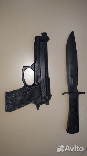 Пистолет и нож резиновые