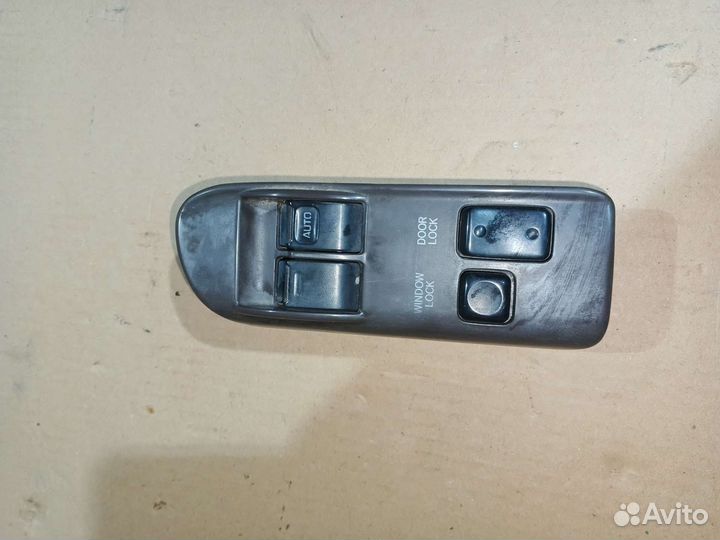 Блок стеклоподъемников Toyota Hiace 1996г