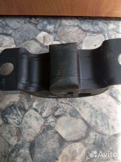 Задняя опора двигателя ваз 2110