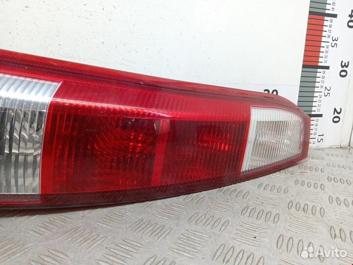 Фонарь задний левый для Opel Meriva A 93184712