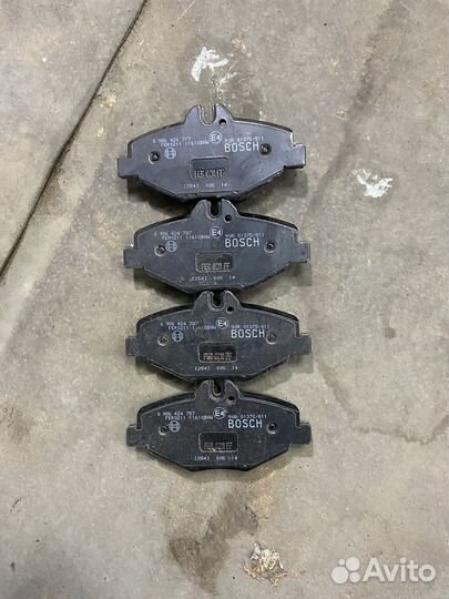 Комплект колодок на mercedes benz e 200 230 280