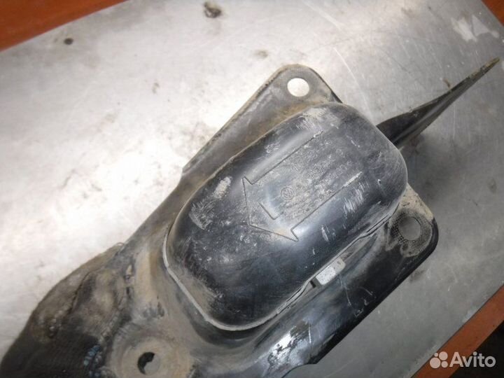 Рычаг продольный задний левый Volkswagen Golf plus