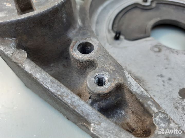 Крышка двигателя Dodge Caravan 2 V6 3.0 6G72