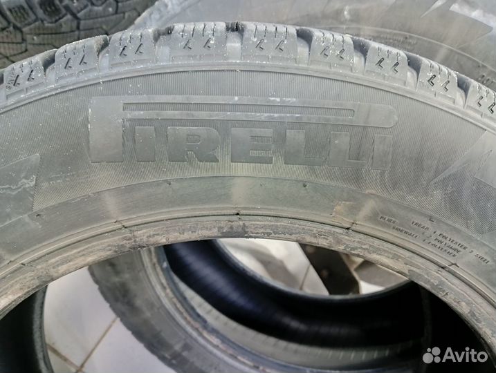 Pirelli Ice Zero 215/60 R17