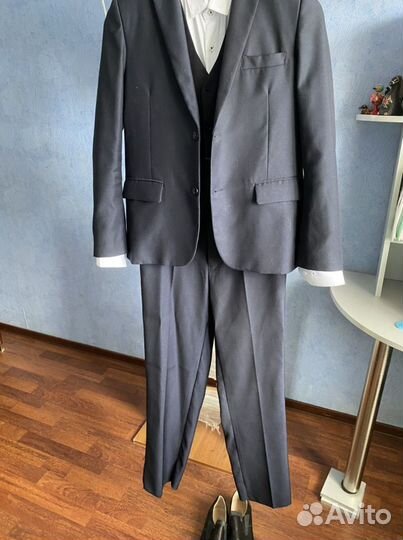 Школьный костюм для мальчика (146-152)