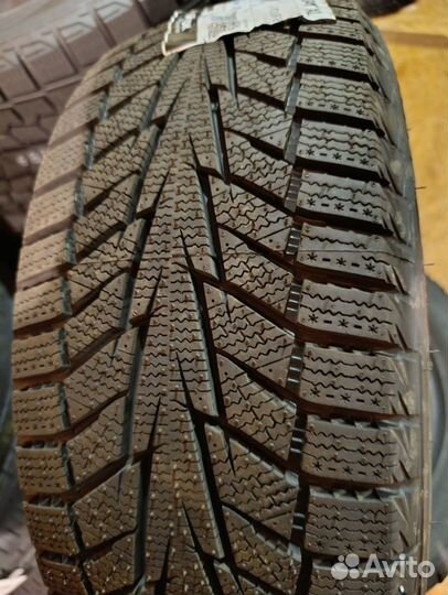 Hankook Winter I'Cept iZ 2 W616 205/55 R16 94T