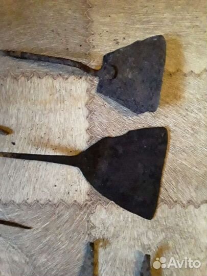 Продам антикварные кованные предметы старины