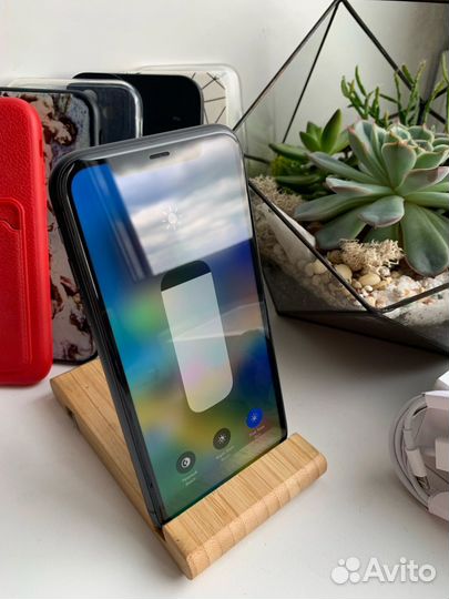 Телефон iPhone 11 Black на 64gb