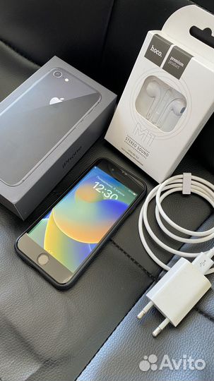 iPhone 8, 64 ГБ