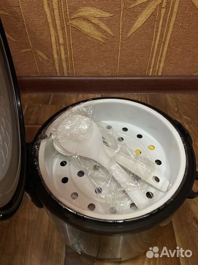 Мультиварка redmond новая