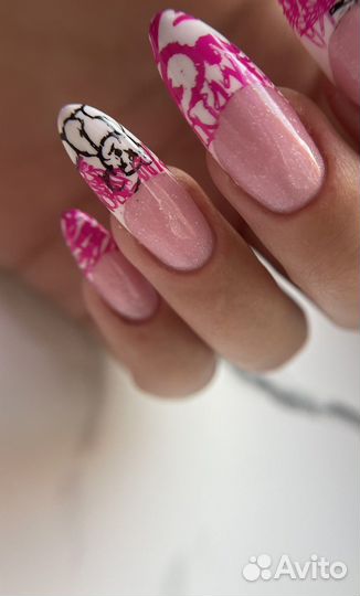 Маникюр в студии