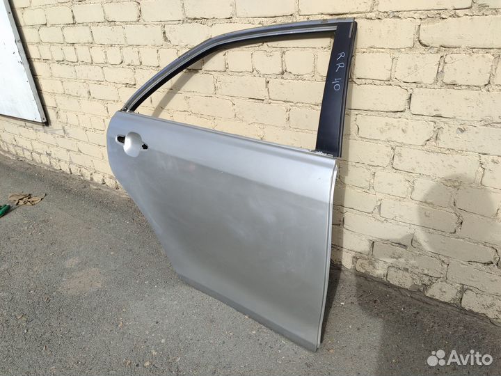 Дверь задняя правая (левый руль) Camry 40 2006-11