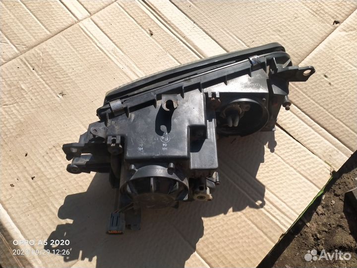 Фара передняя левая Mazda Xedos 9