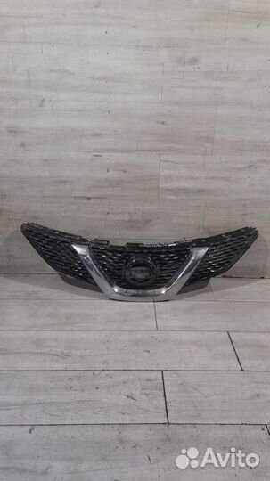 Решетка радиатора Nissan Qashqai J11