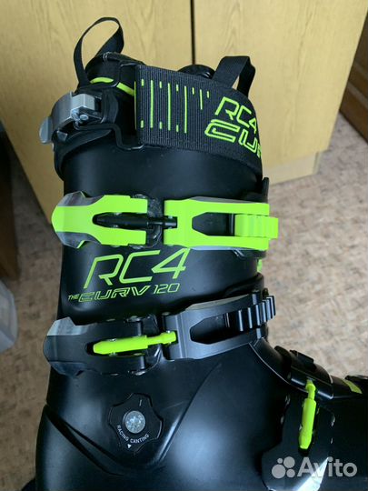 Горнолыжные ботинки Fischer RC4 Curv 120 VFF