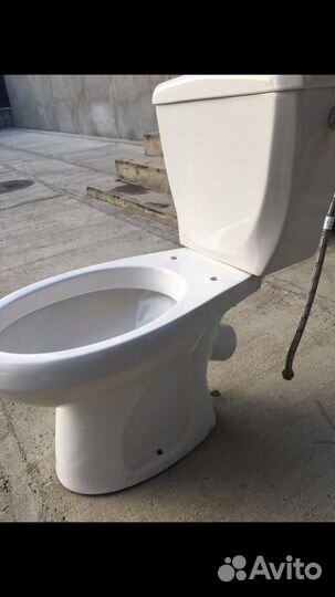 Унитаз с бачком