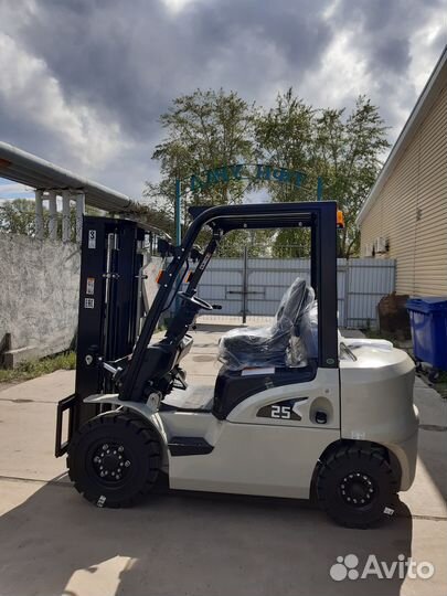 Вилочный погрузчик TFN CPCD25-XRW10, 2023