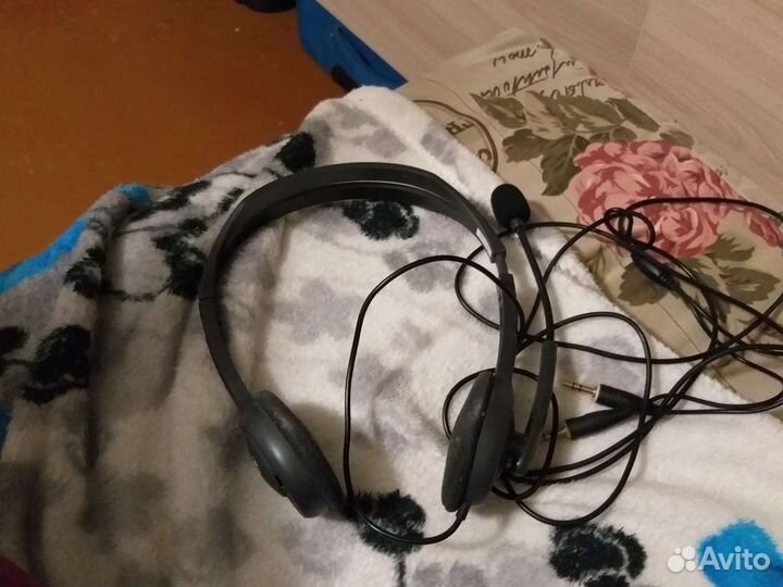 Наушники с микрофоном