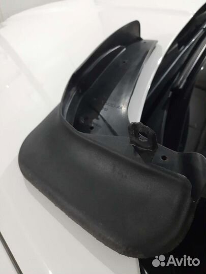 Брызговик ford focus 3 передний левый оригинал