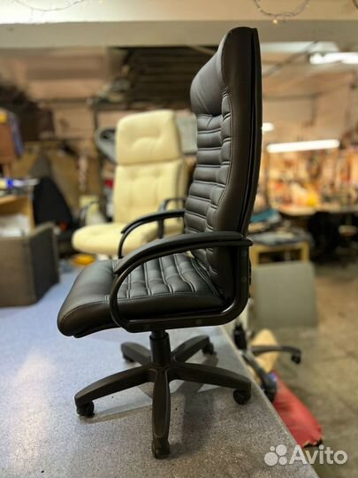 Офисное кресло