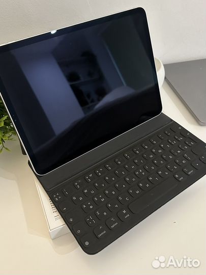 Apple SMART Keyboard Folio 11