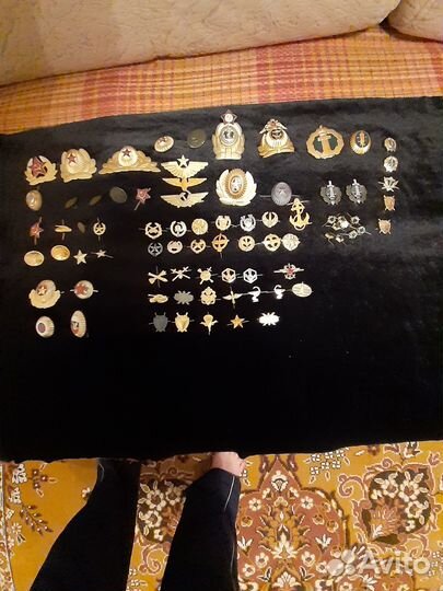 Кокарды, звездочки, эмблемы