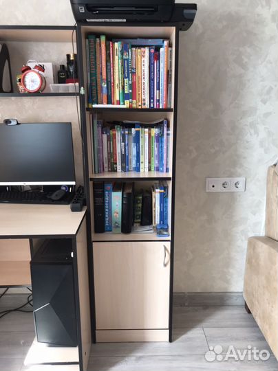 Письменный стол и пенал