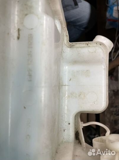 Бачек омывателя Volkswagen polo седан