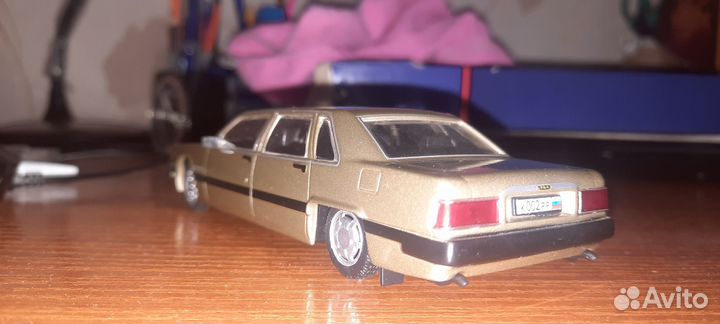 Модель автомобиля ЗИЛ 4102 1:43