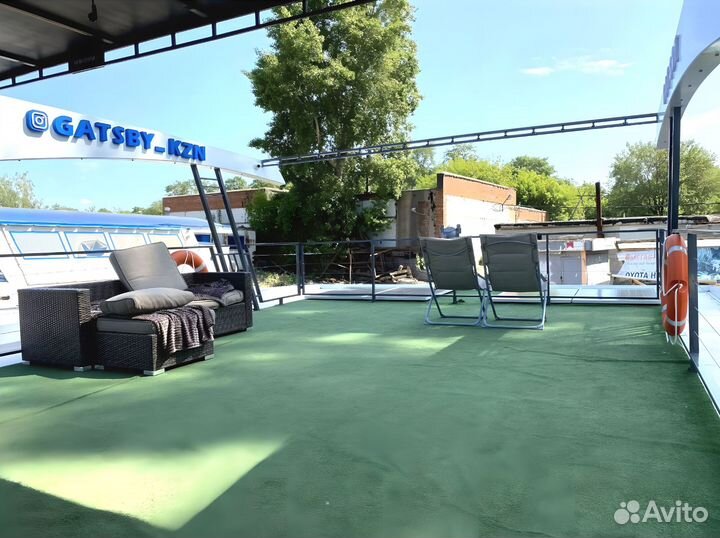 Двухпалубная яхта в аренду класса люкс