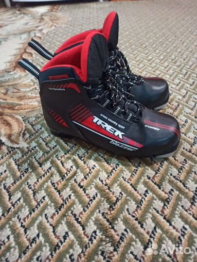 Лыжные ботинки