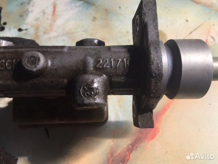 Главный тормозной цилиндр Citroen Xsara Picasso