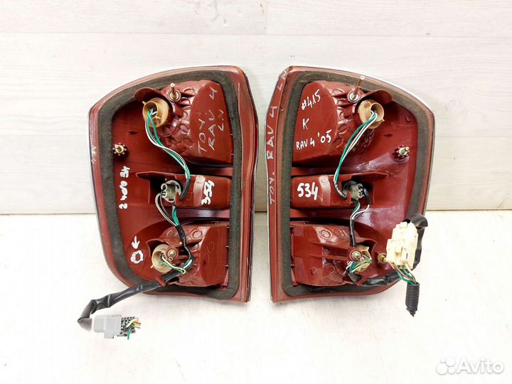 Фонари задние Toyota Rav 4 (XA20) 2003-2006