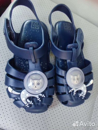 Сандалии для девочки 27 размер новые