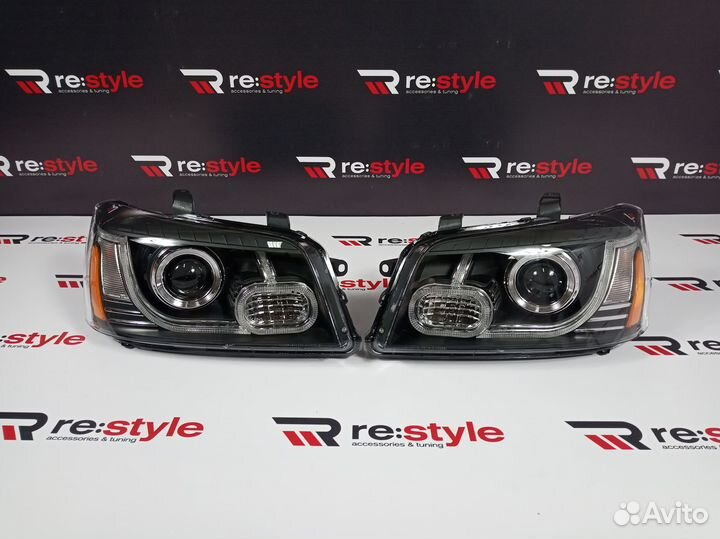 Фары Toyota Kluger XU20 01-07г Ст Range Rover