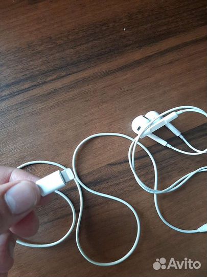 Наушники iPhone