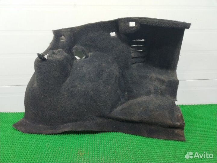 Обшивка багажника задняя правая Seat Toledo 1L2