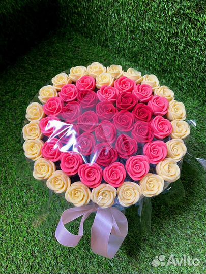 Шоколадные Розы - 51 шт в Шляпной Коробке