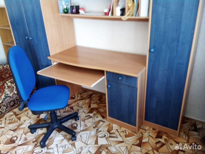 Продам комбинированную подростковую. стенку (кант