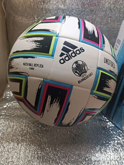 Футбольный мяч adidas jabulani Uniforia euro 2020