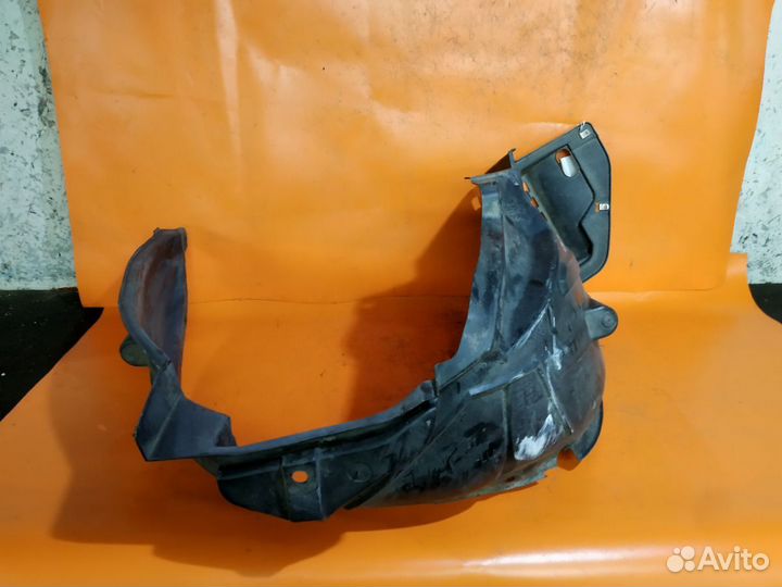 Подкрылок на Honda Mobilio Spike GK1 L15A