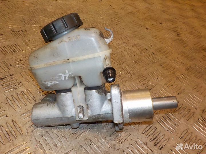 Цилиндр тормозной главный Opel Zafira A