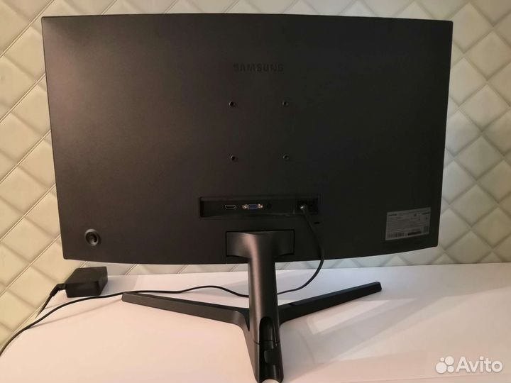 Монитор Samsung 27 изогнутый