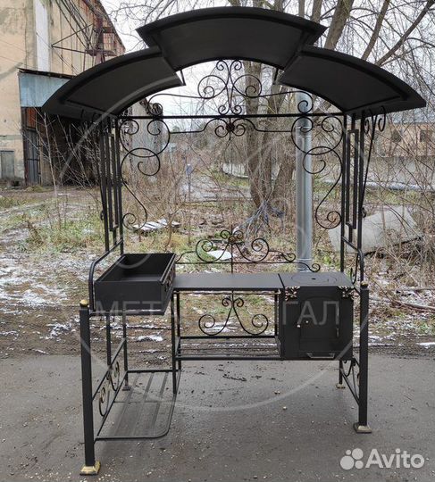 Мангал с крышей
