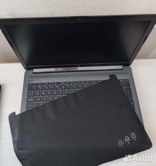 Ноутбук HP 250 g7