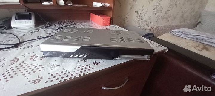 Триколор тв,ресивер и спутн. антенна